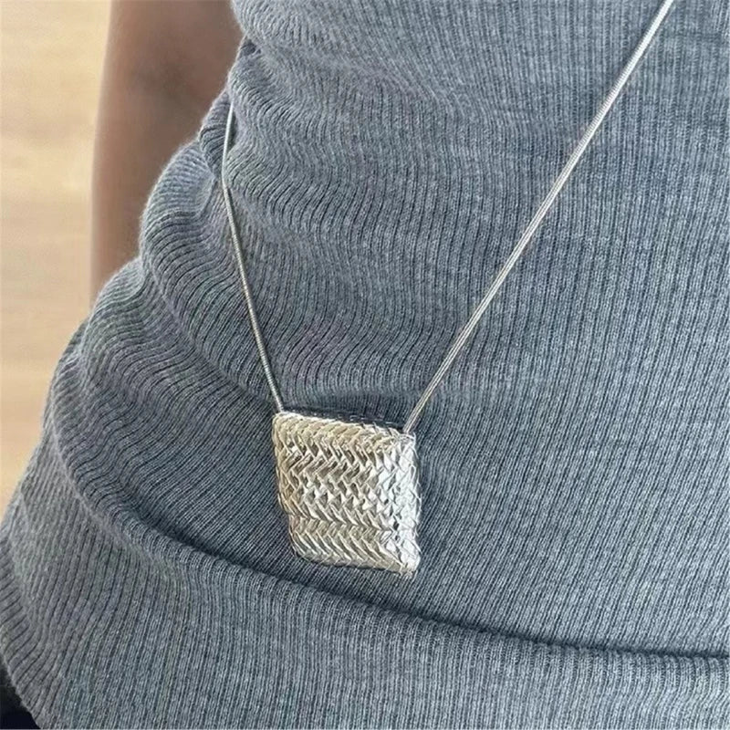 Metal Woven Bag Long Necklace Female Korean Niche Ins Personality Unique Fashion Versatile Necklace Sweater Chain for Womern