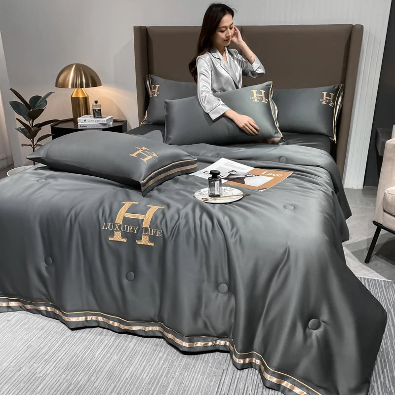 New Ice Silk Summer Quilt Air Conditioned Comforter Quick Cooling and Cooling Home Student Dormitory Quilt Queen King Size