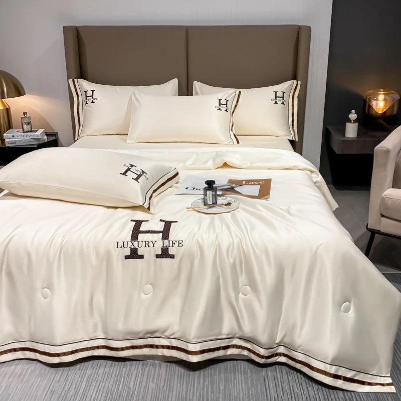 New Ice Silk Summer Quilt Air Conditioned Comforter Quick Cooling and Cooling Home Student Dormitory Quilt Queen King Size