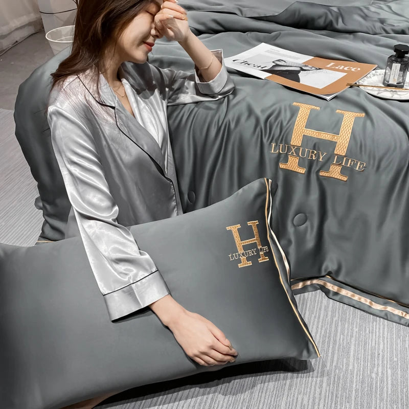 New Ice Silk Summer Quilt Air Conditioned Comforter Quick Cooling and Cooling Home Student Dormitory Quilt Queen King Size